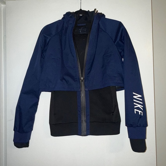 NIKE Women’s Therma Shield 2 in 1 Training Jacket SIZE: SMALL - Picture 8 of 16